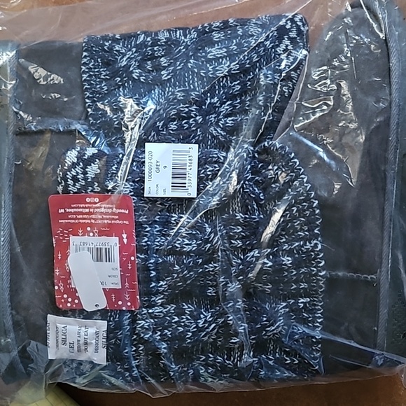 🐻MUK LUKS Cheryl Boots in Gray/Blue Fairisle with Snowflake Print Top - Picture 11 of 16